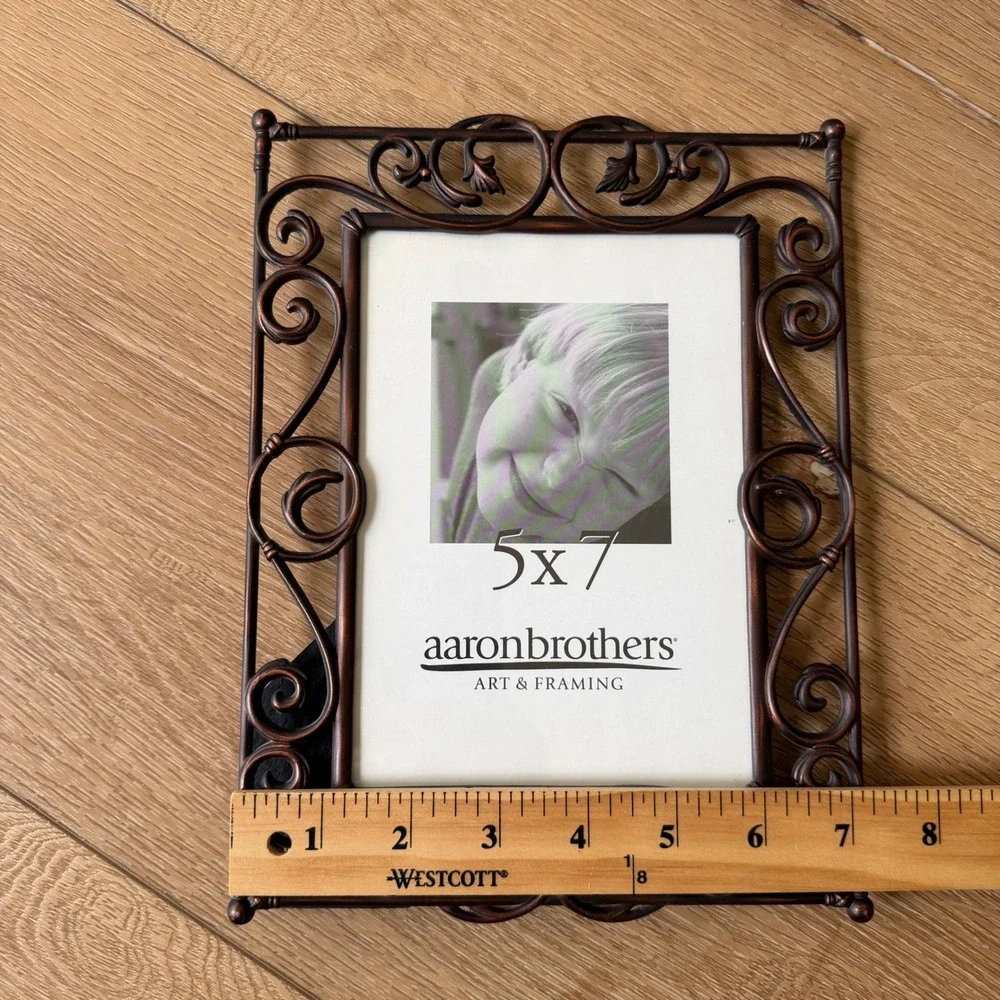 Aaron Brothers 5x7 Photo Frame Bronze Metal Scrollwork Leaf Tabletop Easel Back